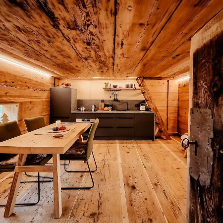 Gemuetlicher Schwarzwaelder Kornspeicher Korni Am Griesbachhof Hébergement de vacances Titisee-Neustadt